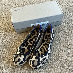 NIB Rothy’s The Flat desert cat size 7